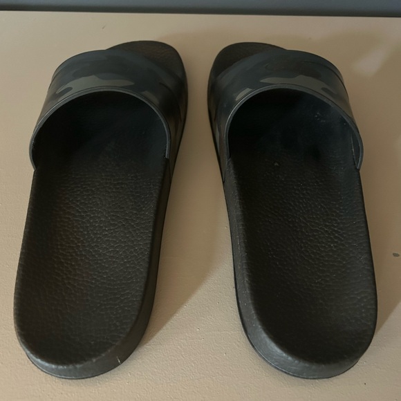 Valentino slides - Picture 3 of 6